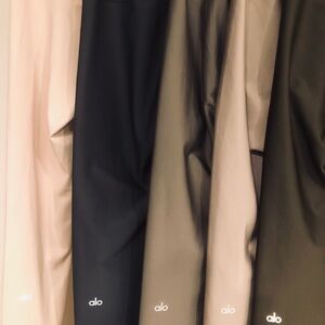 NWOT ALO YOGA Airlift 7/8 6 pair legging Bundle